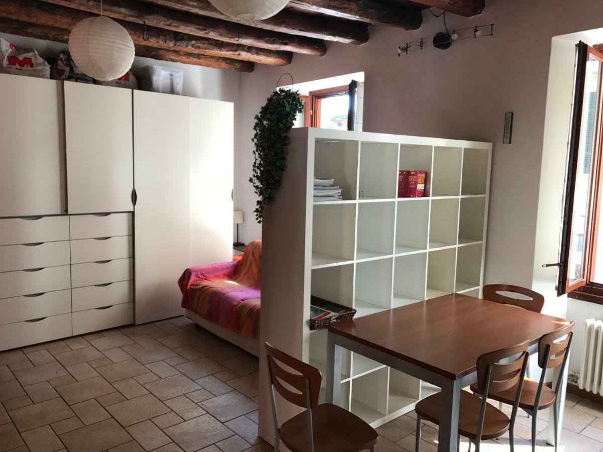 Bed On The Monolocale Vista Appartement Como